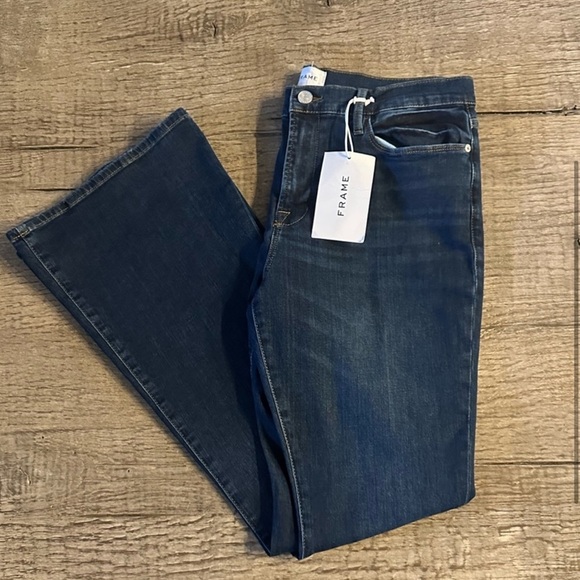 FRAME Le High Flare Jeans in Roswell. - Picture 3 of 8